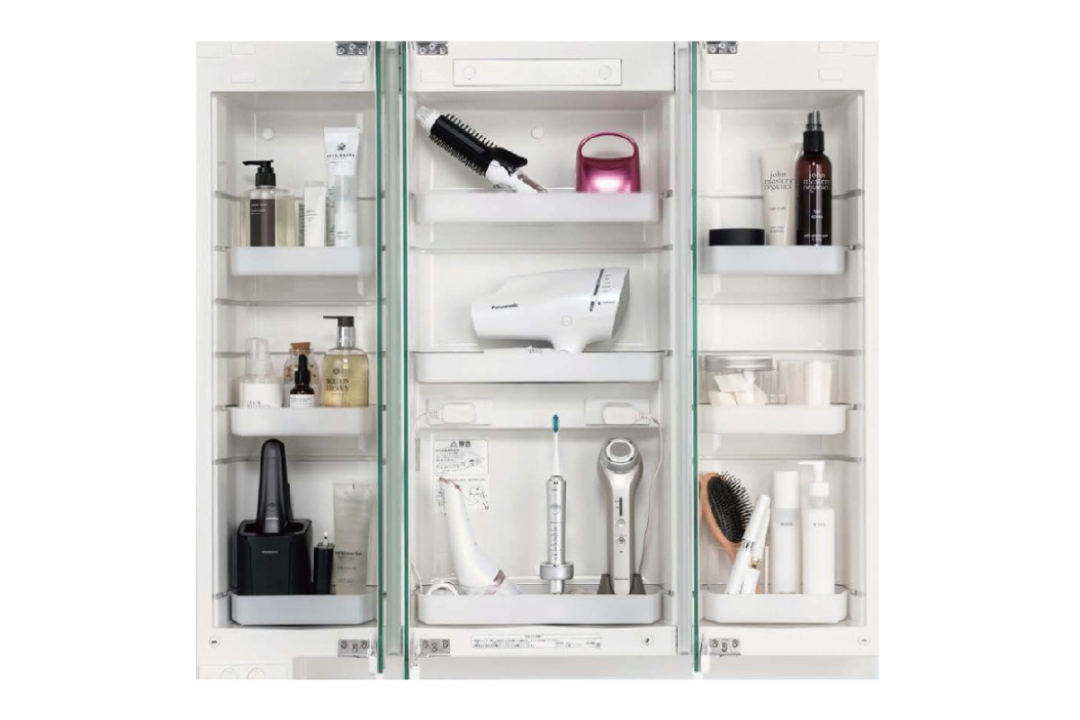 【ミラーキャビネットとすっきり収納】