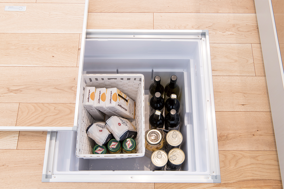 【床下収納】 【床下収納】