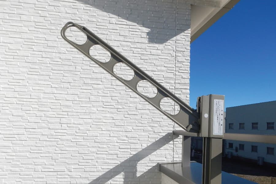 【バルコニー可動式竿掛け】 【バルコニー可動式竿掛け】