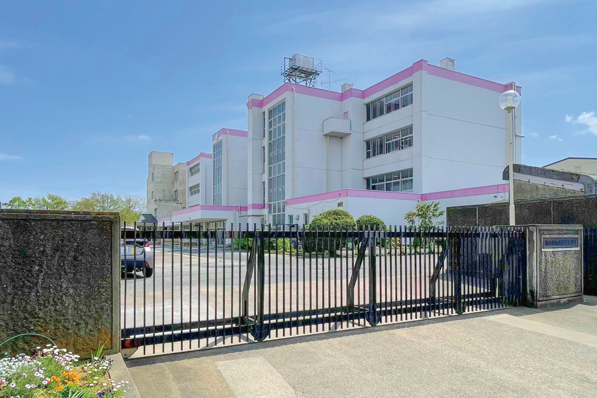 東深井中学校