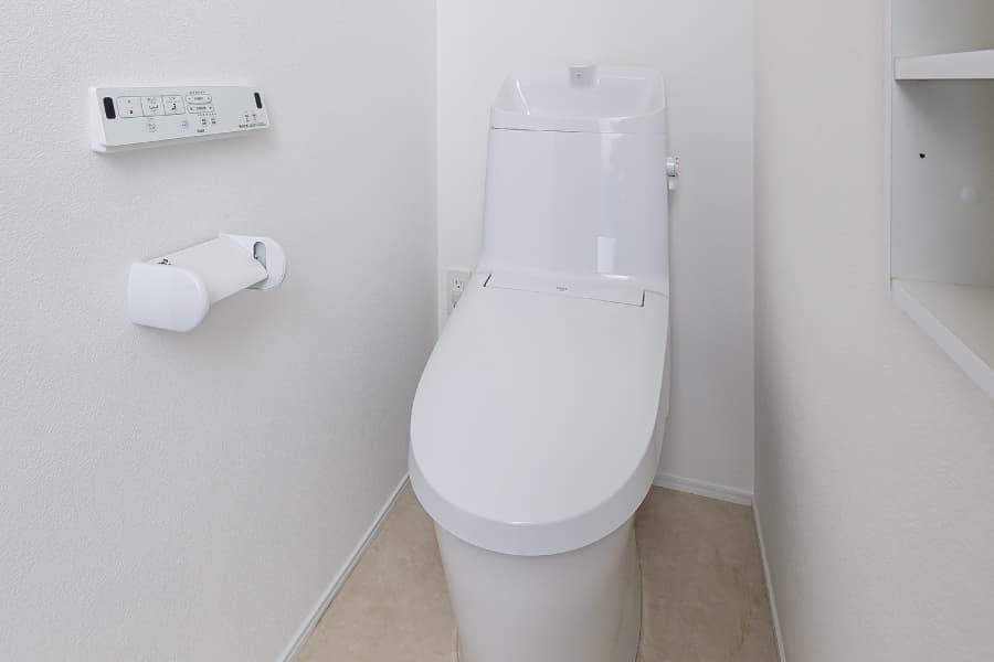 【ベーシアシャワートイレ（フチレス）】