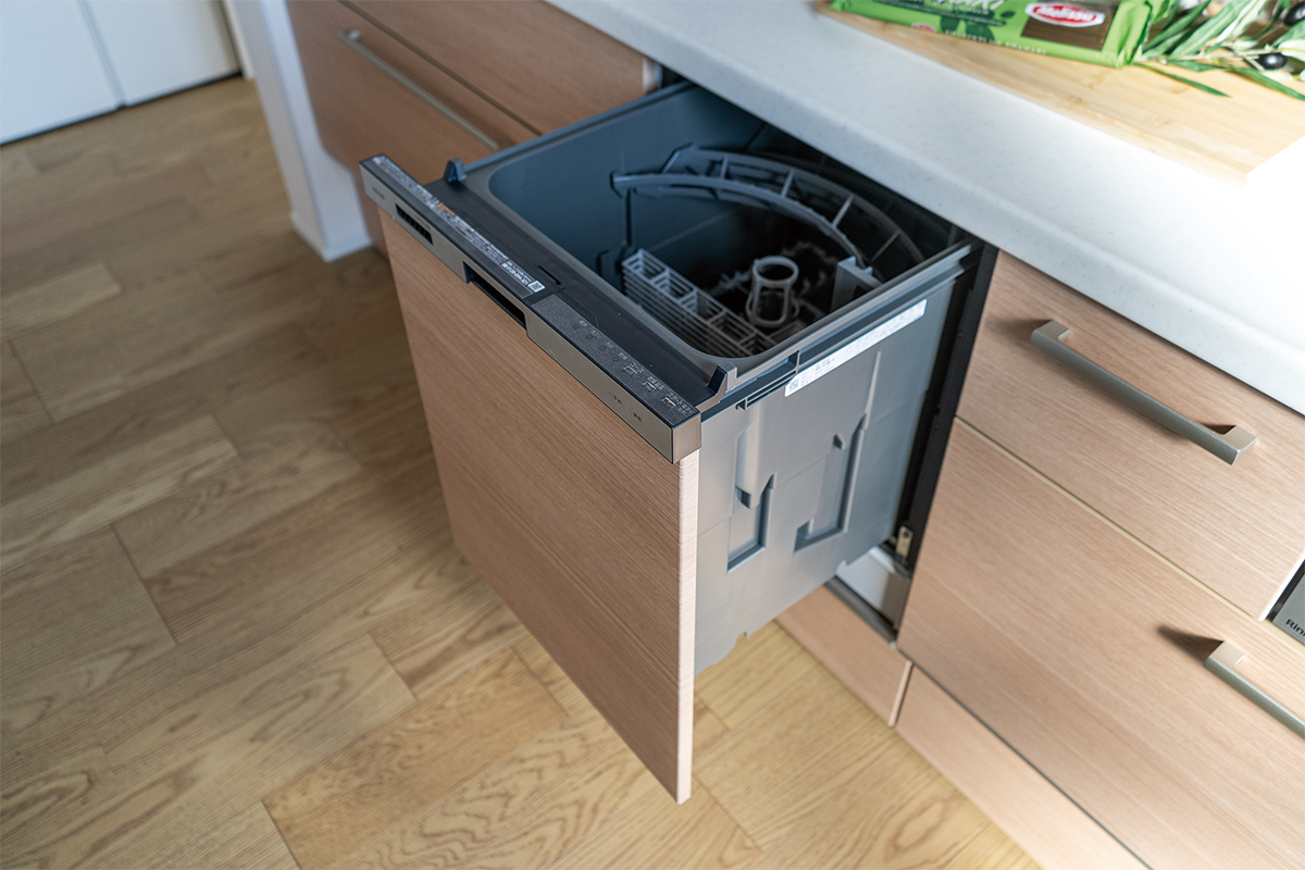 【食器洗浄乾燥機】