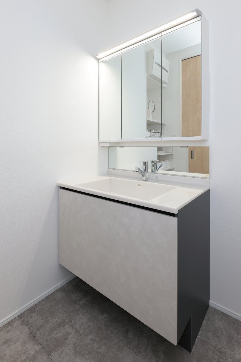 【プレミアムドレッサー】