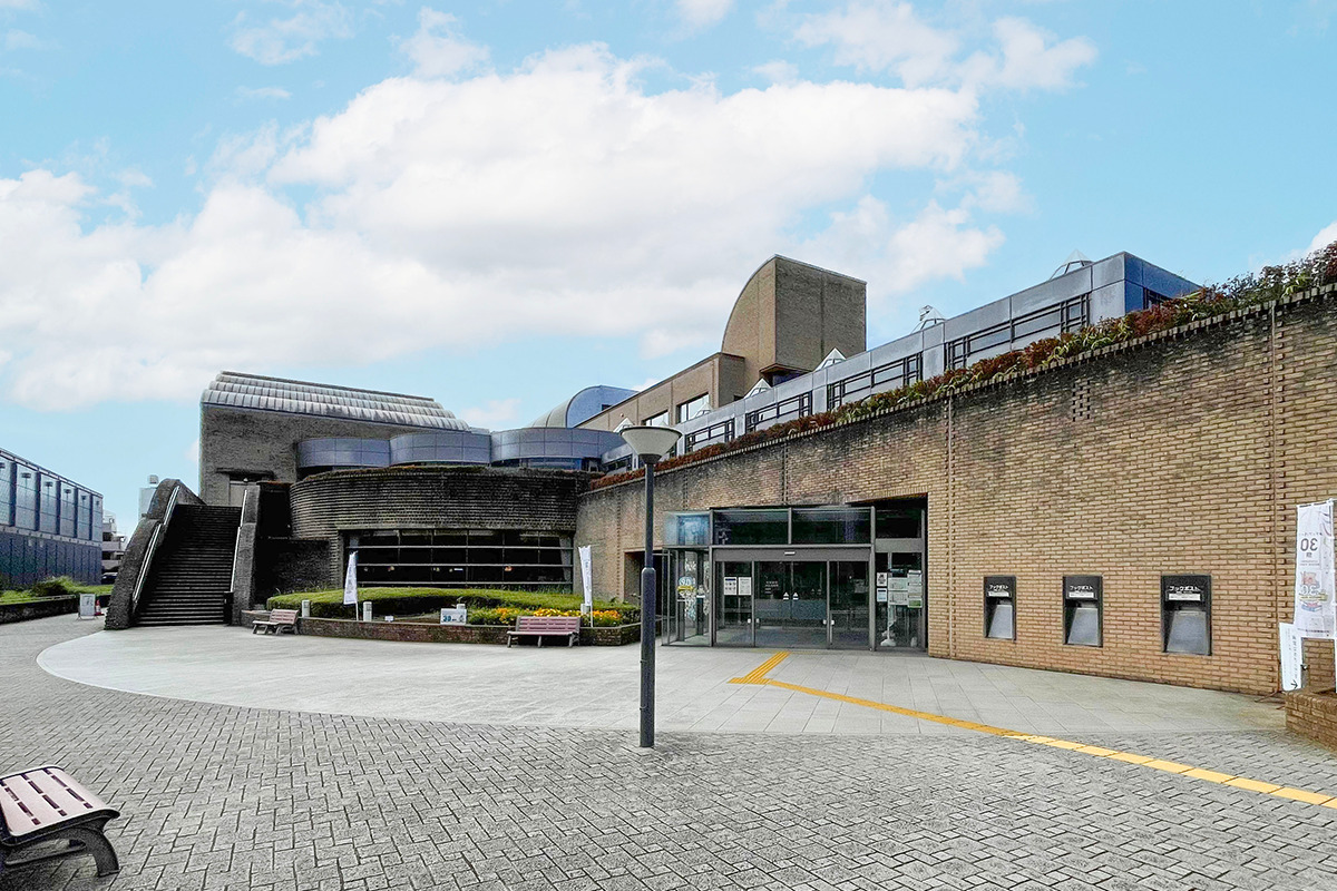 市川市中央図書館