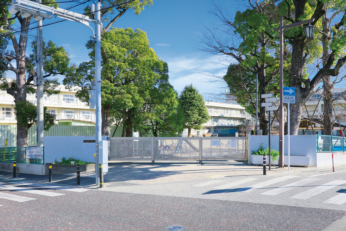 真間小学校