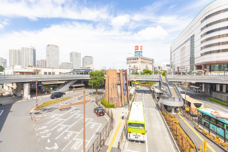 「川口」駅 東口のロータリー