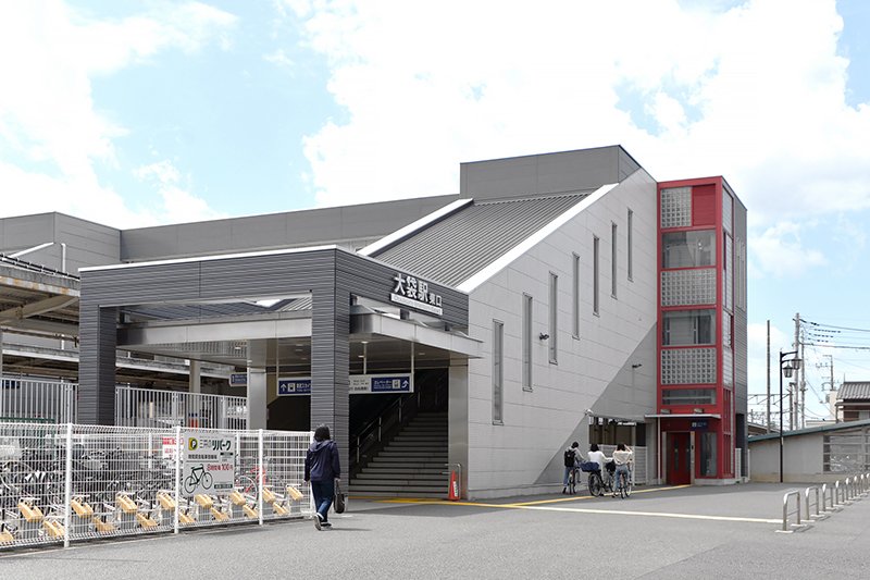 「大袋」駅 駅前の様子